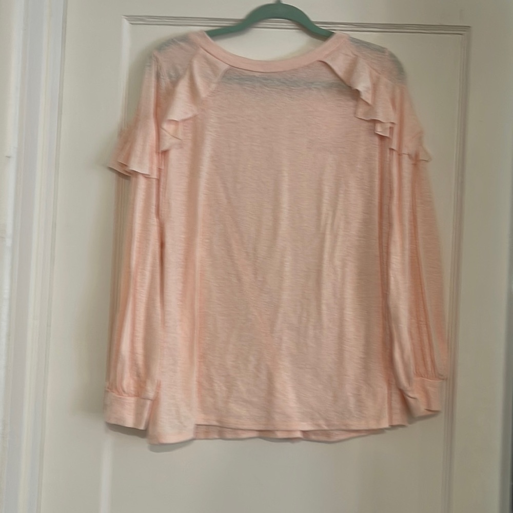 Betsey’s Boutique Shop long ruffle sleeve shirt. Size Large